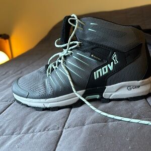 Inov8 Gortex high top sneakers- w38